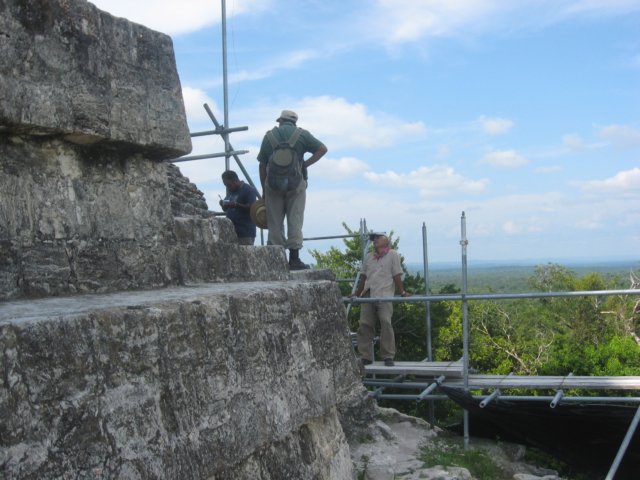 tikal76.jpg