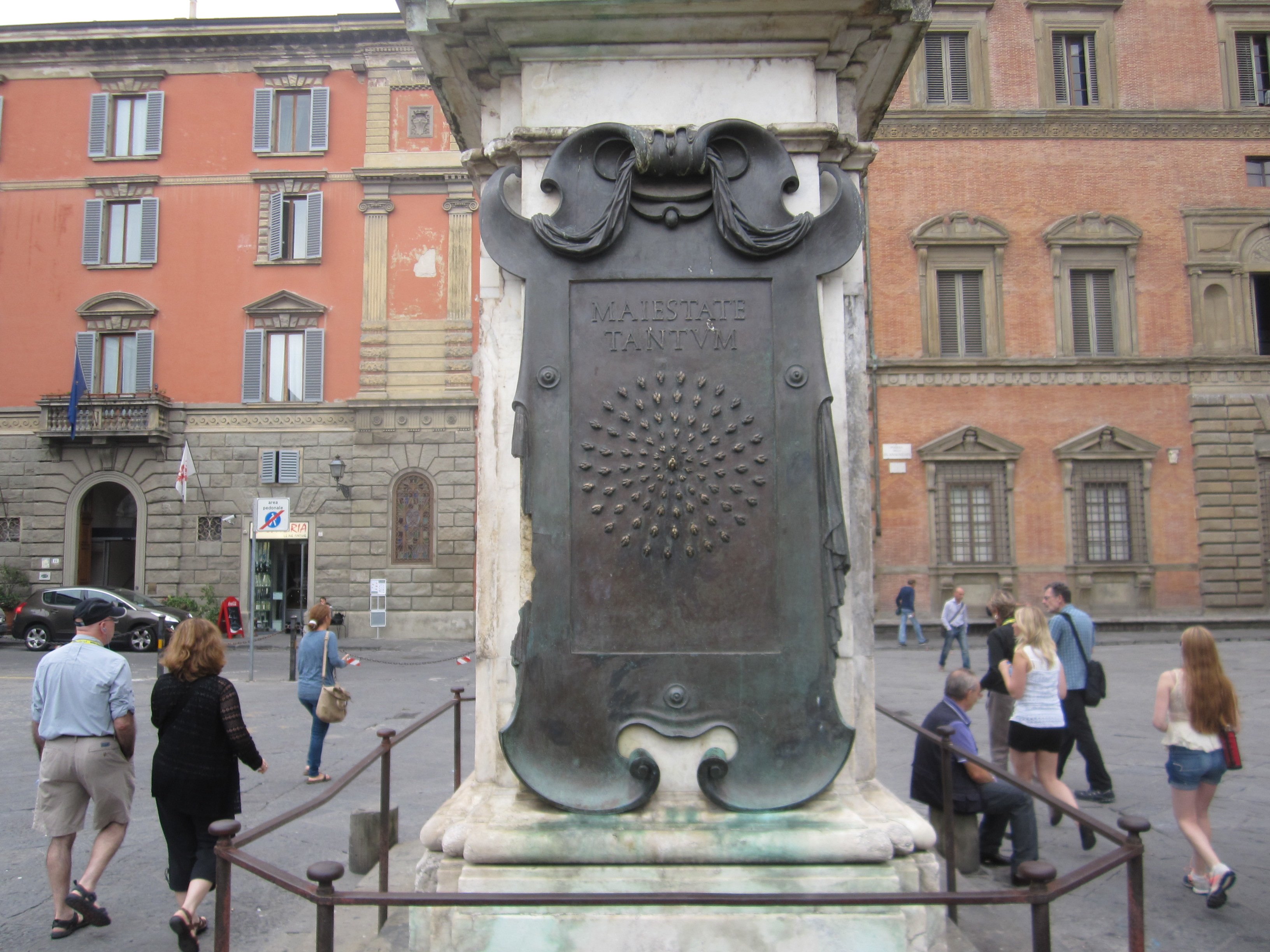 piazzadellasantissimaannunziata2.jpg