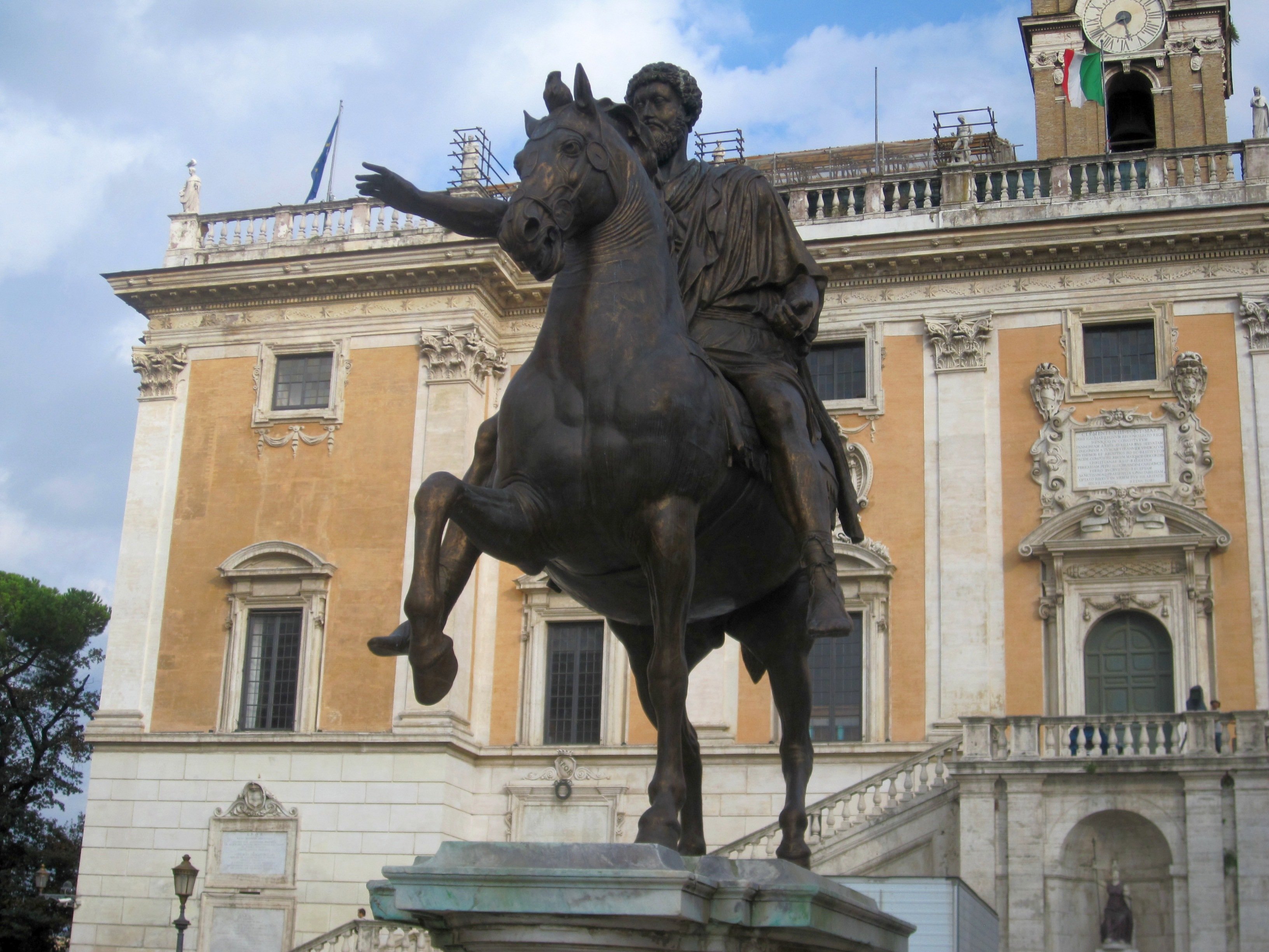marcusaureliuspiazzadelcampidoglio2.jpg
