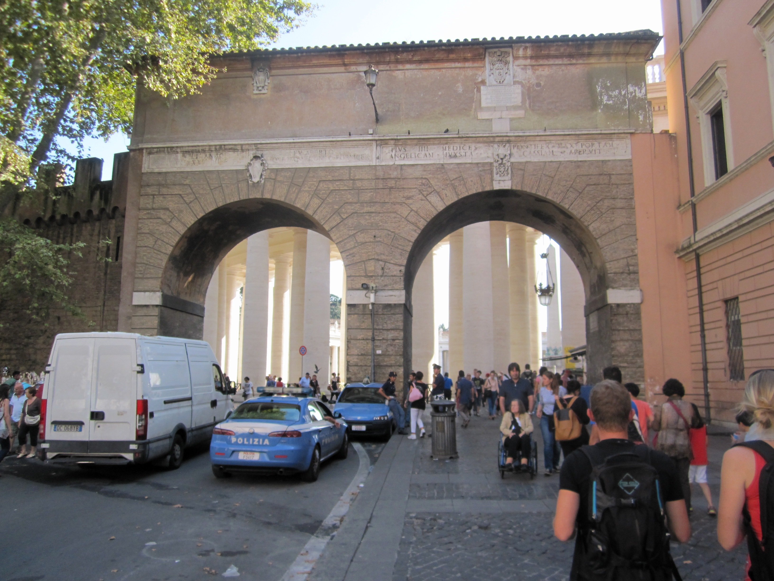 entrancetovaticancity.jpg