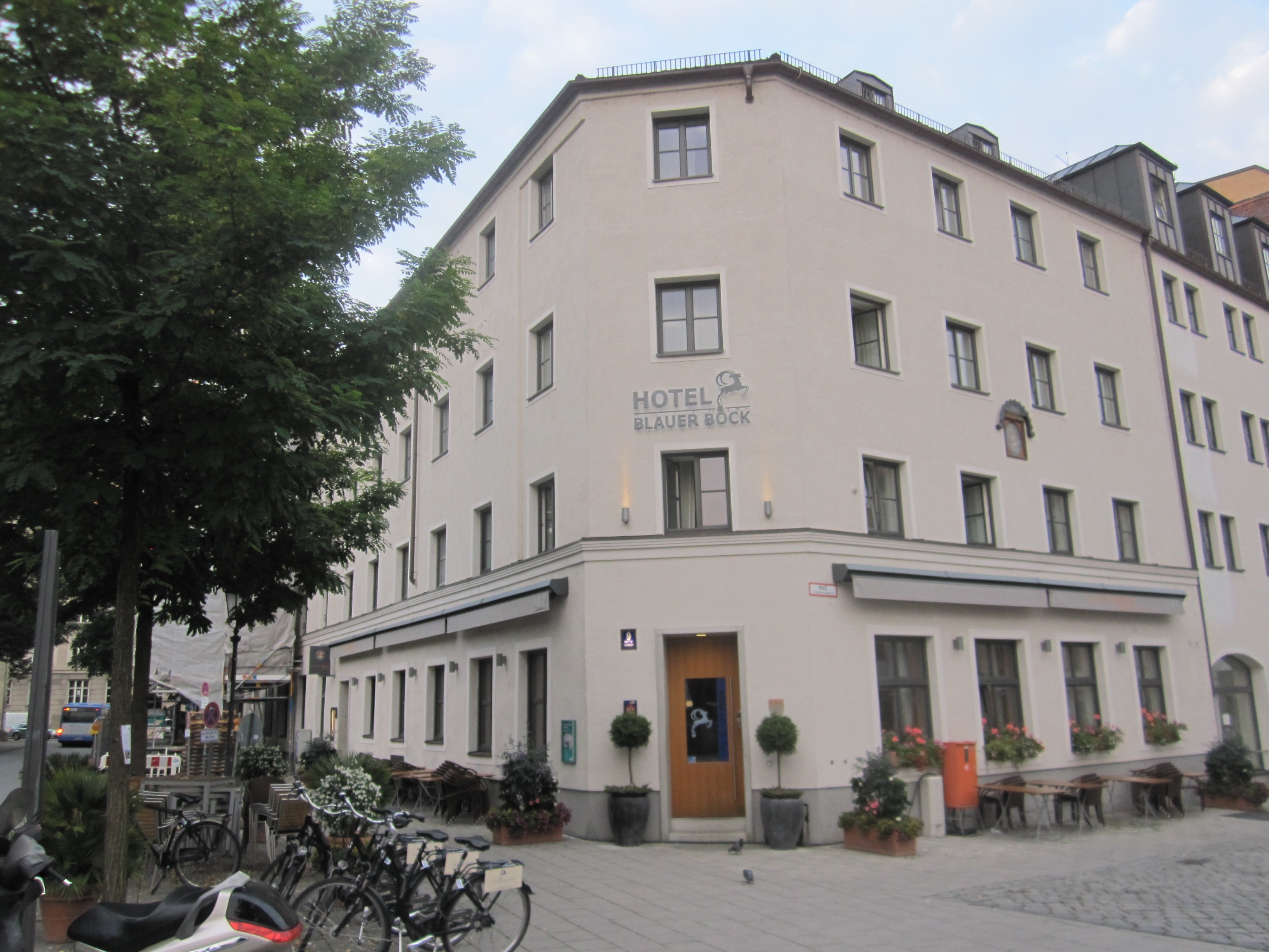 hotelblauerbock.jpg